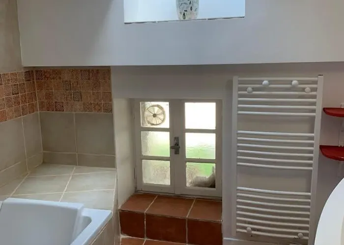 Domaine Lilas - En Pierre Piscine Privee